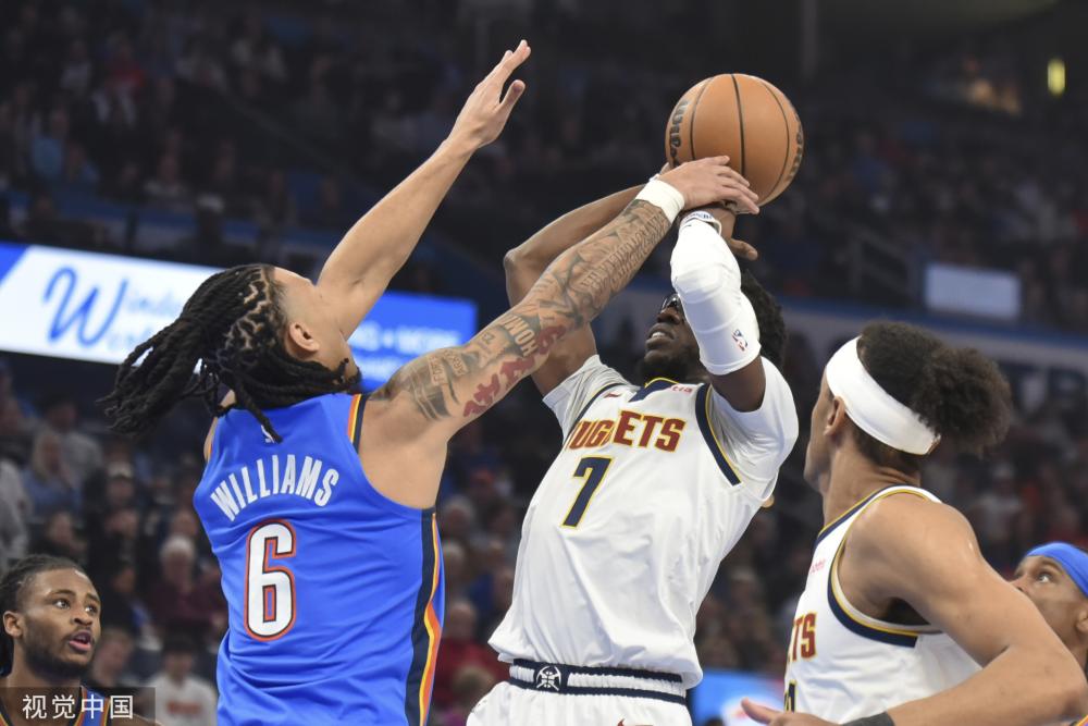 与此背景相 与此背景相